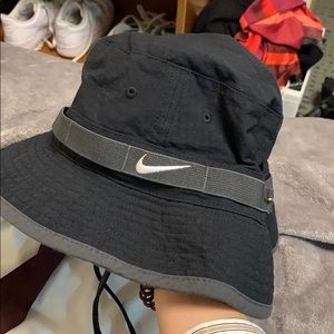 Nike black bucket hat